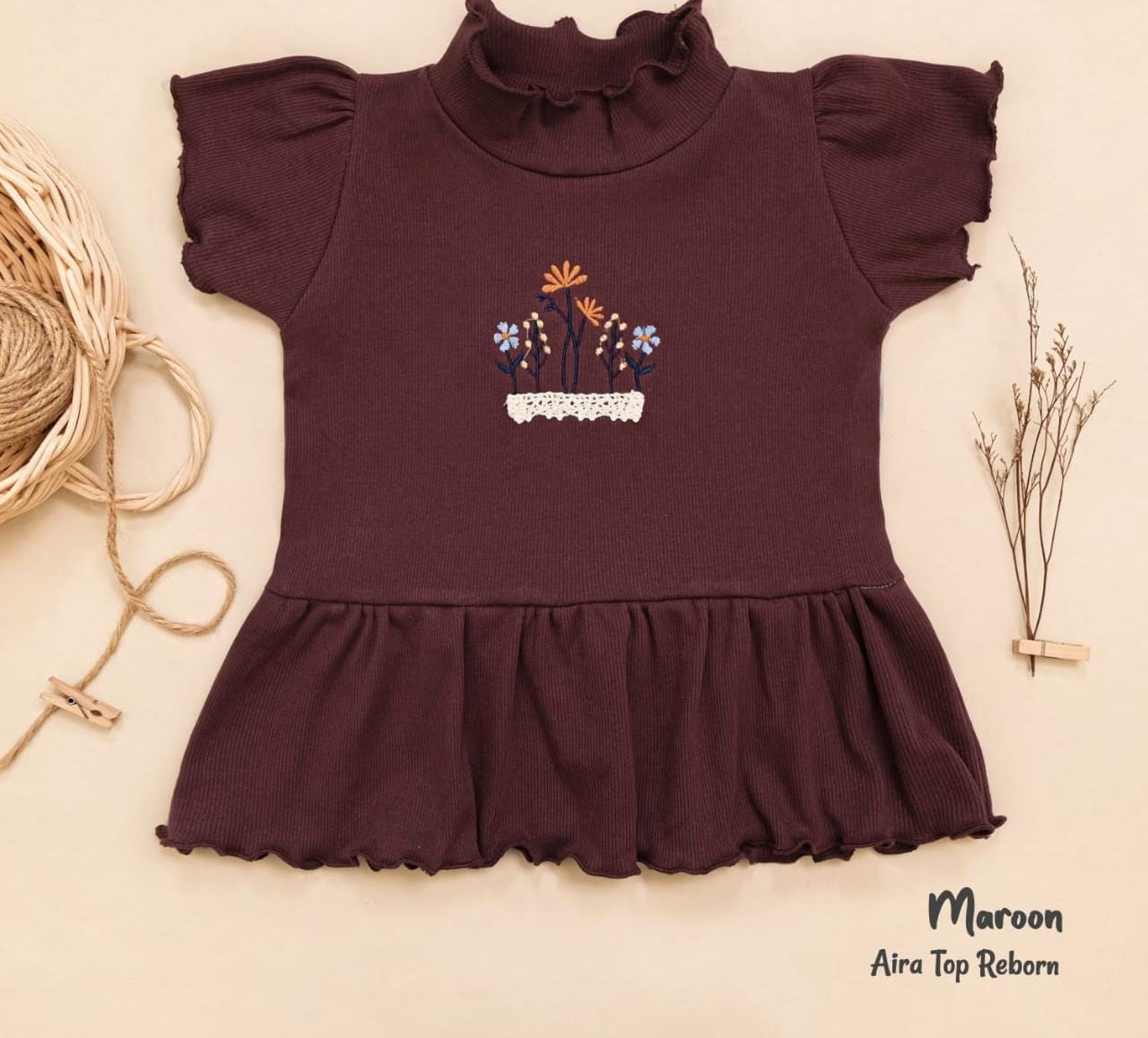 Aira Embroidery Lace top