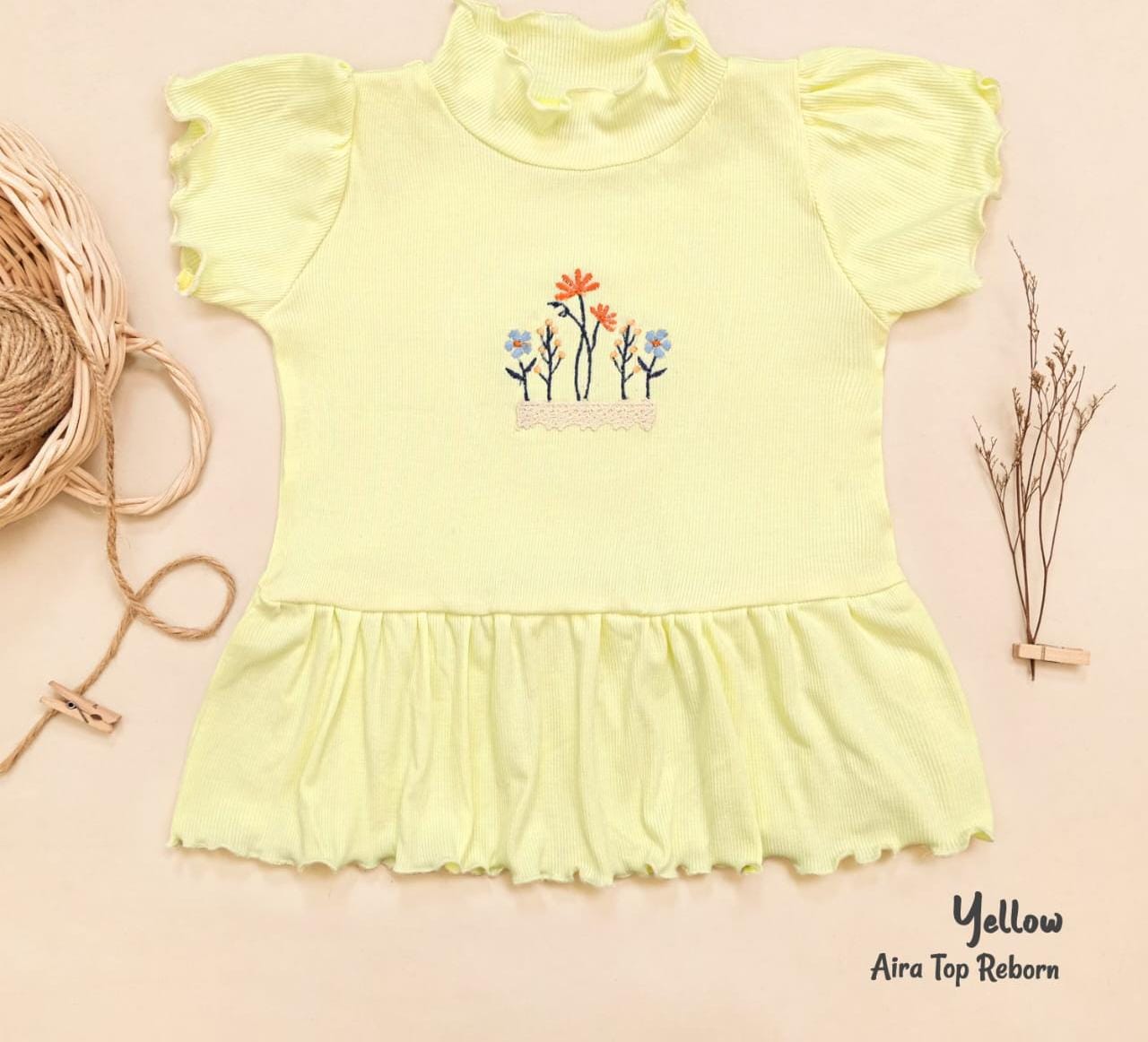 Aira Embroidery Lace top
