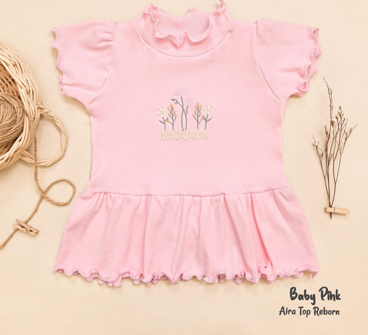 Aira Embroidery Lace top
