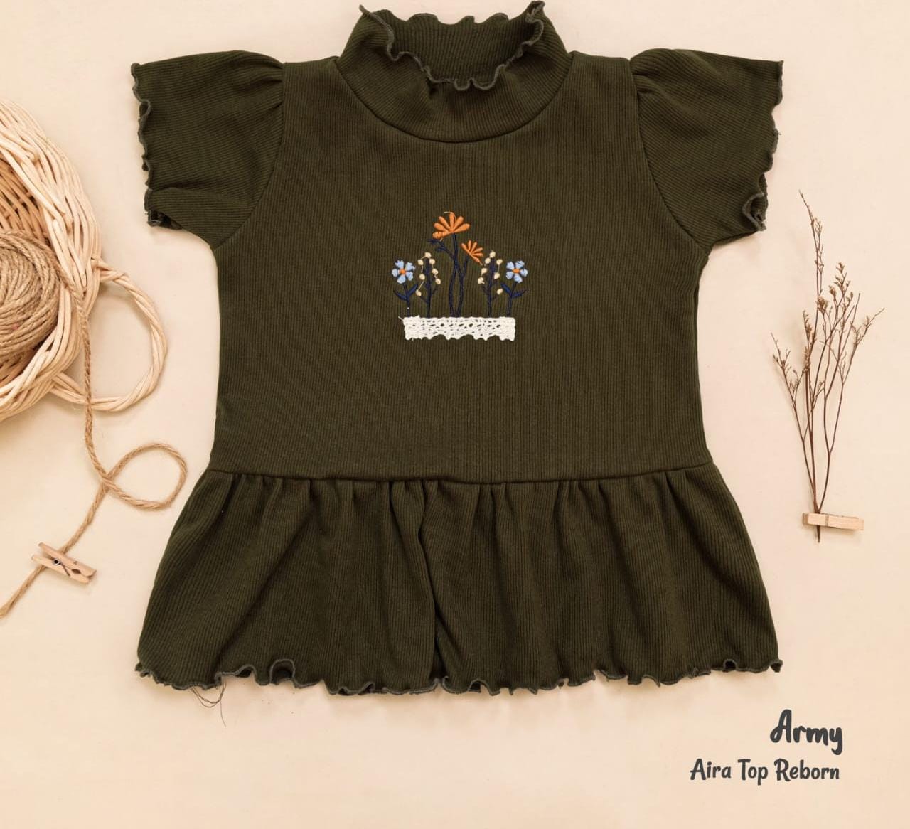 Aira Embroidery Lace top