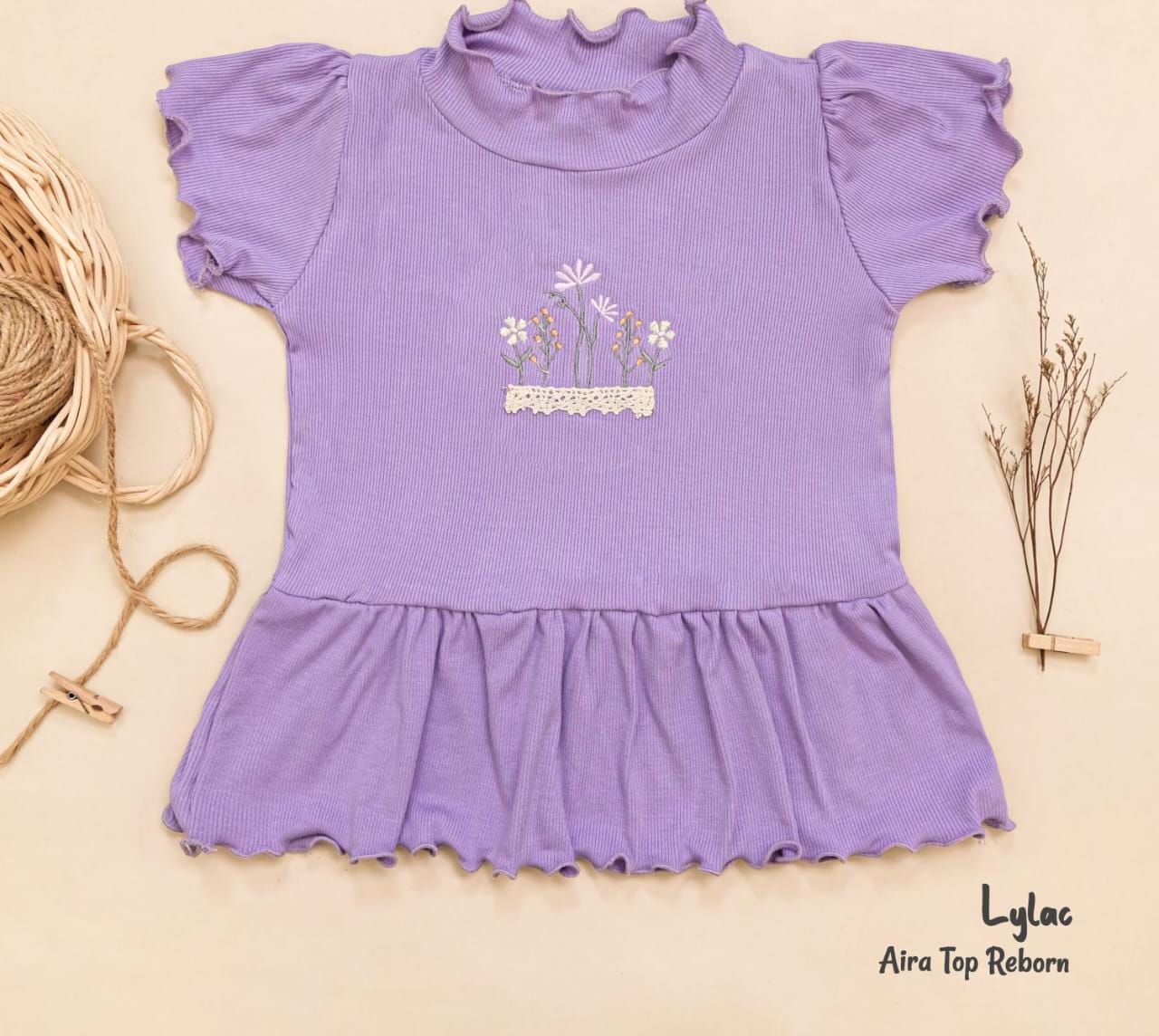 Aira Embroidery Lace top